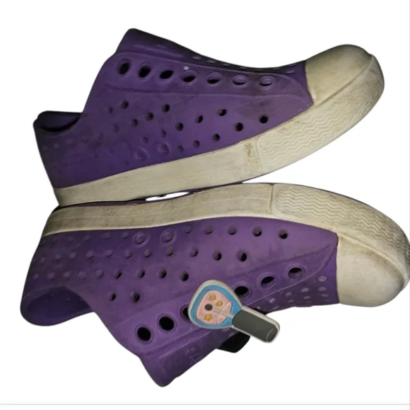 Native  Shoes - Picture 5 of 7